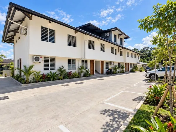 APPARTEMENT DUPLEX T3 NEUF AVEC TERRASSE À STOUPAN