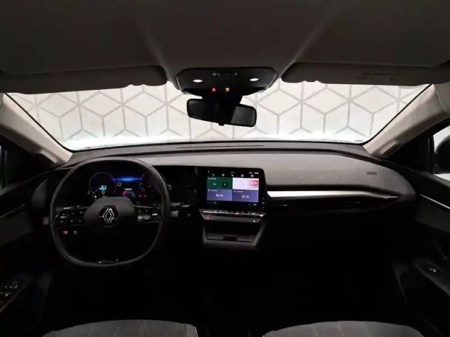Renault Megane e-tech ev60 220 ch super charge — photo 43