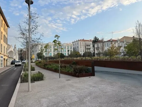 Fonds de commerce 200 m²
