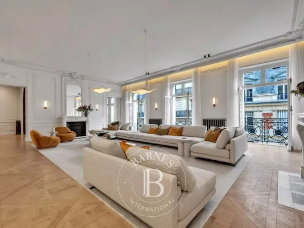 Paris 8 - Triangle d'Or / Place François 1er - Appartement 4 cha