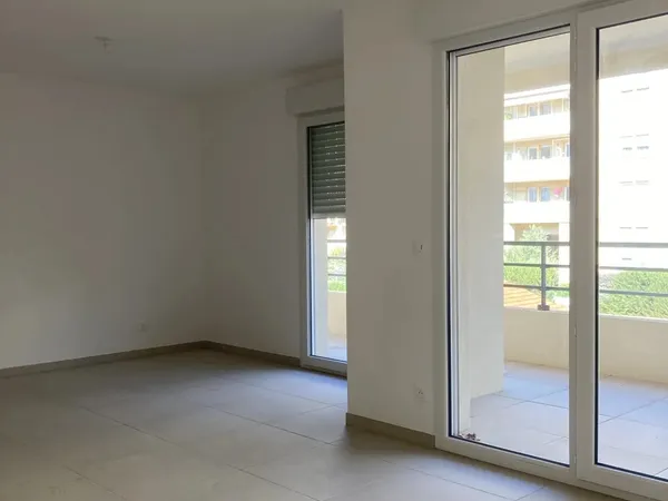 Nice – 3 pièces neuf livré, 3e étage, terrasse de 15,65 m²