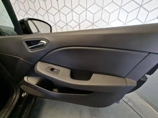Renault Clio tce 90 — photo 37