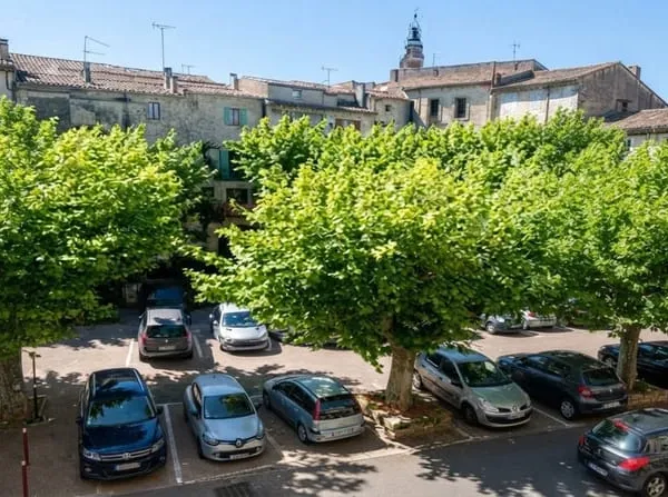 Dans un Hôtel Particulier au centre de Sommières : Appartement Bourgeois refait à neuf !