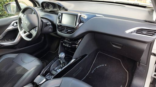 Peugeot 2008 1.2 PureTech 110 EAT6 - Crossway – 2019 – 34165 km – Essence – Boîte Automatique — photo 19