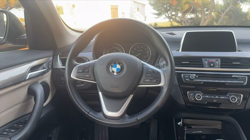 BMW X1 sDrive 18i 140 DKG7 - Xline – 2018 – 85990 km – Essence – Boîte Automatique — photo 25