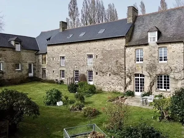 Maison 2 pièces 585 m²