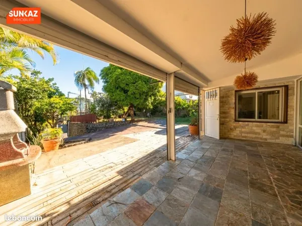 Maison 8 pièces 300 m²