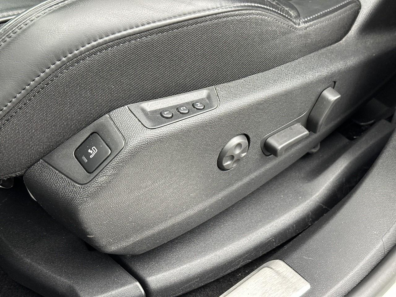 Peugeot 3008 hybrid4 300 e-eat8 gt — photo 39