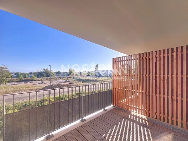 A louer : Saint Cyr L Ecole, appartement de 2 pièces de 41.72 m2 avec loggia, parking et cellier