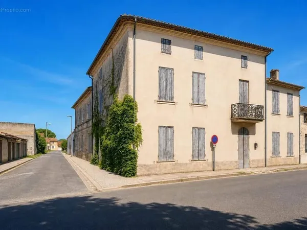 Maison de 7 pièces - Jardin - Garage