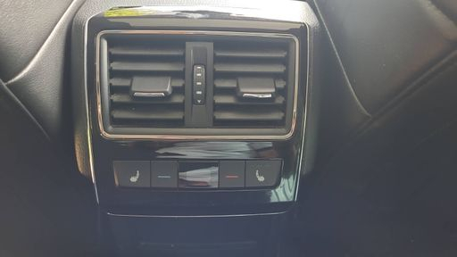 Skoda Superb 1.8 TSI 180 DSG7 - Laurin & Klement – 2016 – 149981 km – Essence – Boîte Automatique — photo 11