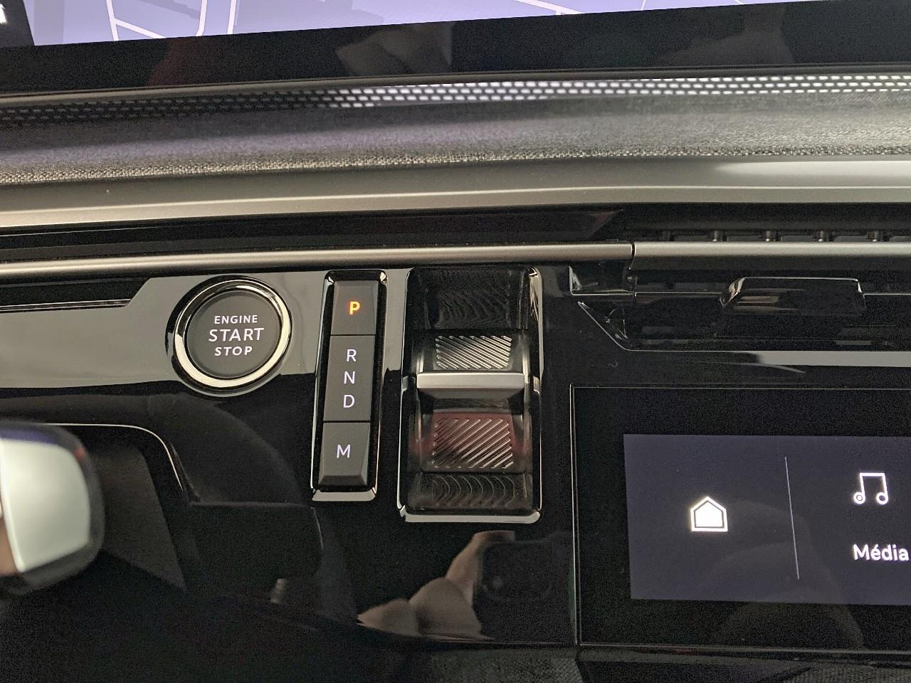 Peugeot 3008 hybrid 145 e-dcs6 gt — photo 15