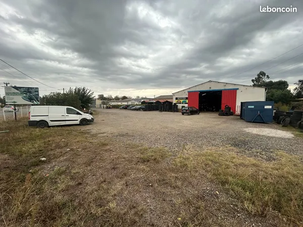Local 500 m² IZON