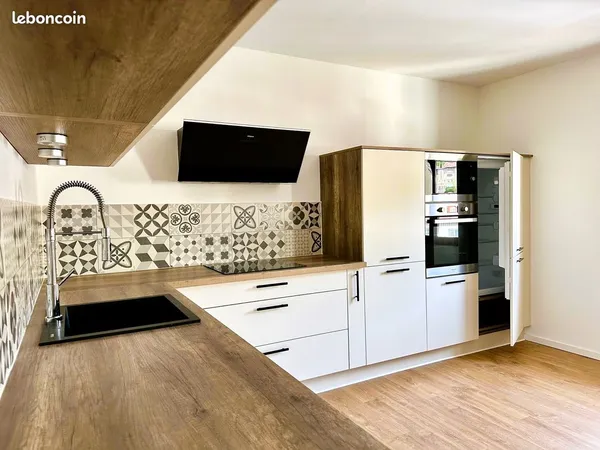 Appartement 5 pièces de 108 m² avec cave et deux stationnements — Knutange