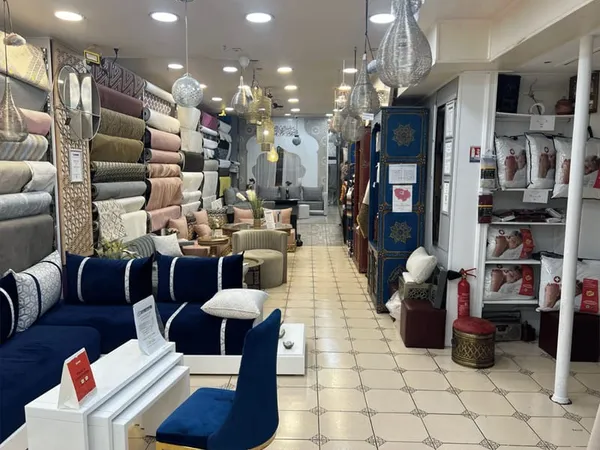 Boutique 2 pièces 378 m²