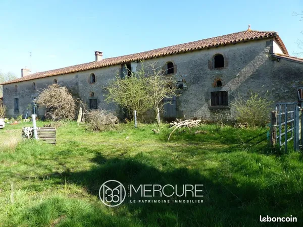 Exploitation agricole 100 m² Saint-Rémy-en-Montmorillon