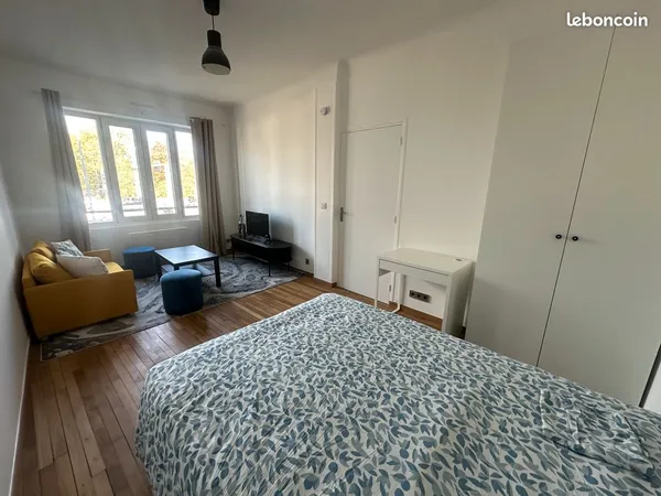 Grand studio meublé - 33m² - Entièrement rénové et équipé