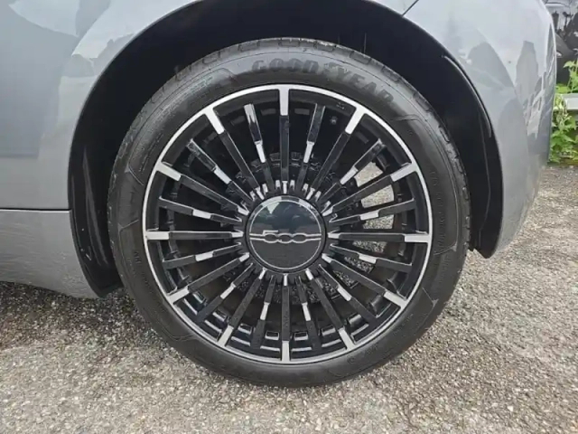 Fiat 500 e 118ch icône plus — photo 11