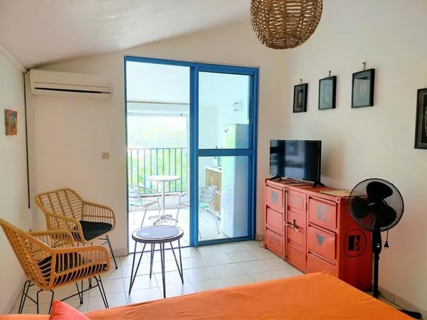 Studio à 100 m de la plage