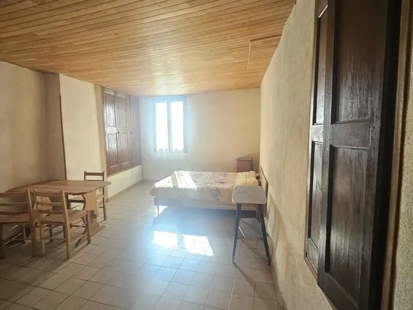 APPARTEMENT T2 À FORT POTENTIEL, AU COEUR DU CENTRE HISTORIQUE, RUE PIETONNE, DANS IMMEUBLE DE 7 LOG