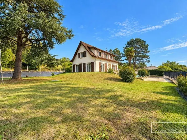 Maison 6 pièces 140 m²