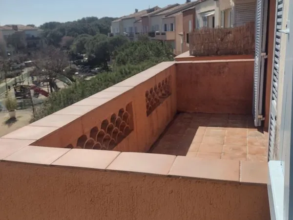 Studio/F1 terrasse/parking/cave/tennis/piscine