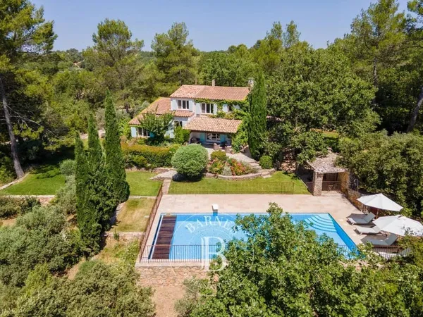 Maison de plain-pied 8 pièces 171 m²