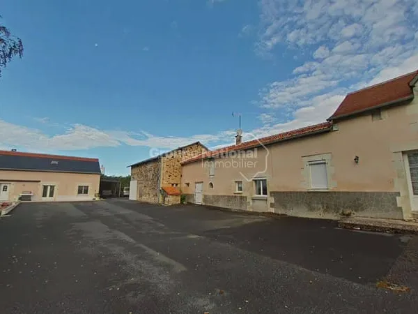 Maison 11 pièces 259 m²