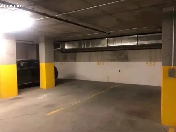Place parking sécurisée - rue Léon Tolstoi 31400 Toulouse (2m05 hauteur)