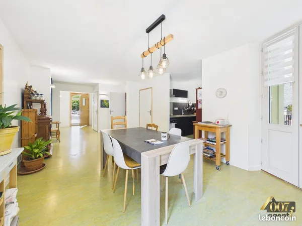 Maison de village 10 pièces 240 m²