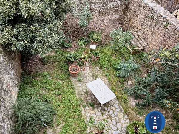 Maison 5 pièces 380 m²