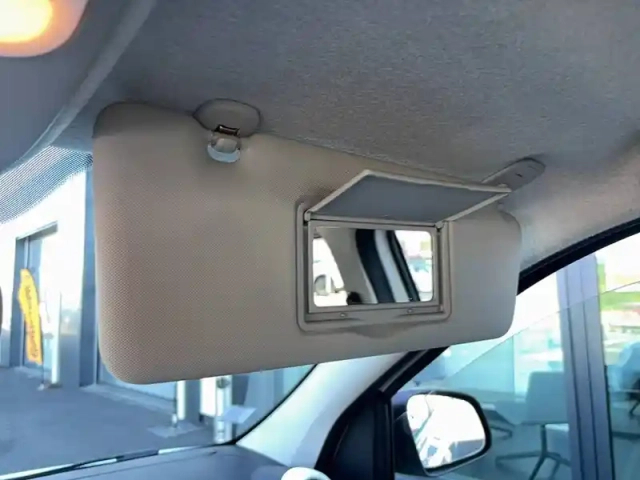 Renault Twingo iii e-tech — photo 32