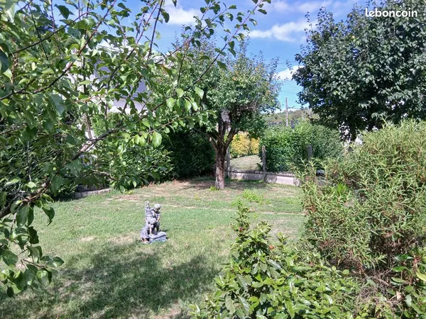 Maison familiale 113 m2 + véranda 20 m2 - Terrain arboré de 829 m2 sans vis-à-vis - Berneuil-sur-Ais