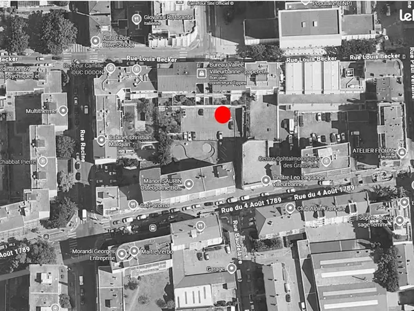 Place de parking extérieur