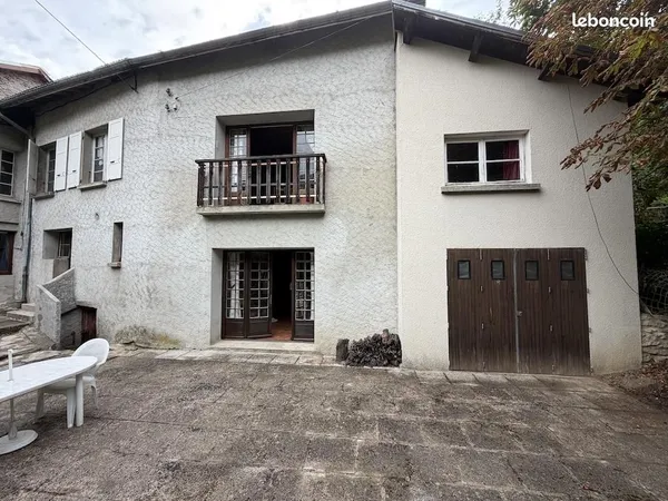 Maison 10 pièces 241 m²